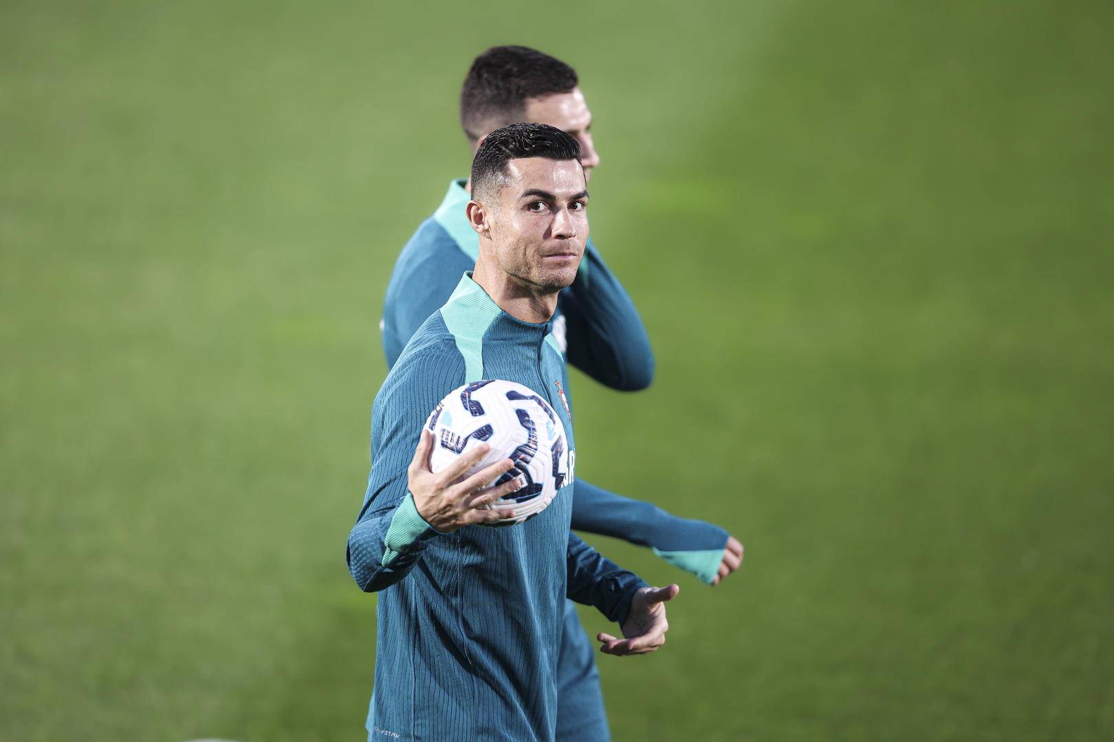 关于C罗在湖人比赛中大胜，精彩发挥引发热议！的信息开云体育官网登录平台